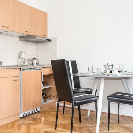 Apartman Lovor