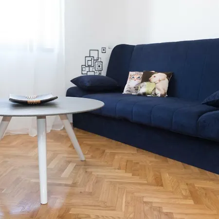 Apartman Lovor Lägenhet
