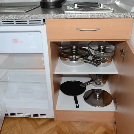 Apartman Lovor