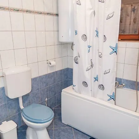 Apartman Lovor